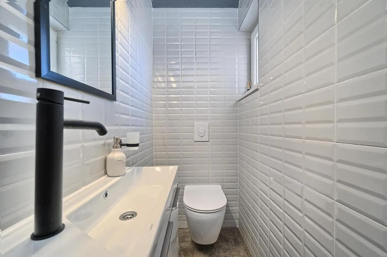 Aquamarin - Premium Seaview Apartment 斯拉汀
